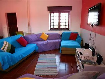Πανσιόν Surfmoments House & School